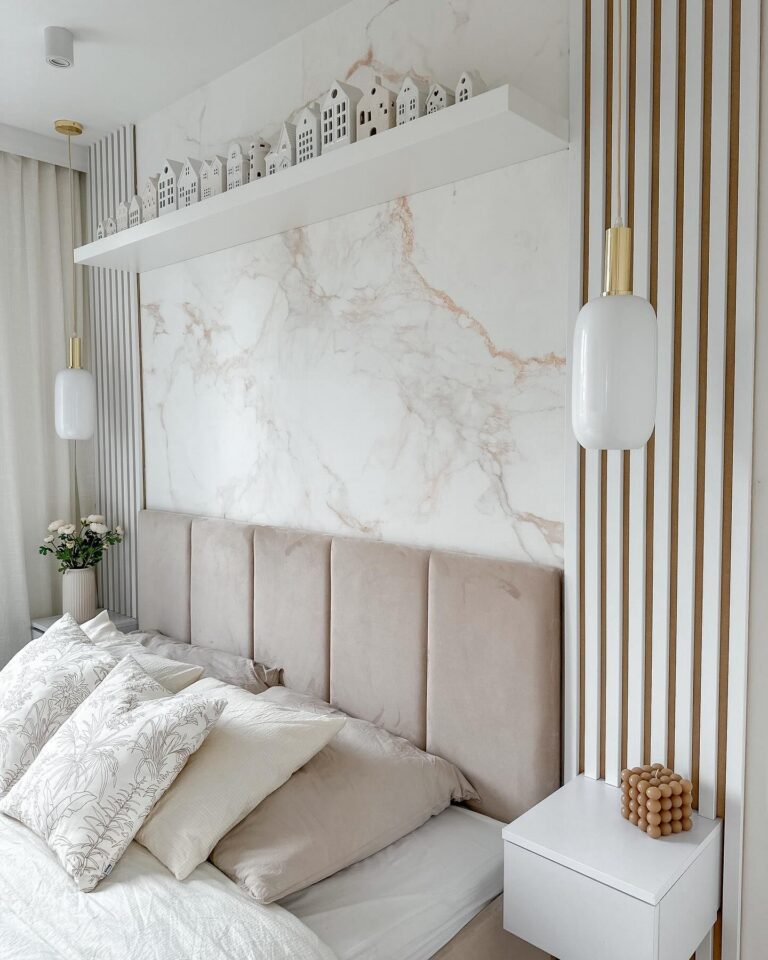 Akustilised ribipaneelid MDF Premium toonis Valge magamistoas voodi peatsis